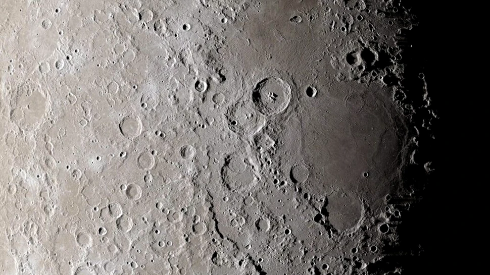 Un impact masiv ar putea fi de vină pentru aspectul asimetric al Lunii