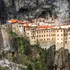Mănăstirea care „atârnă” la 1.200 de metri altitudine. Ce spun legendele despre acest lăcaș de cult?