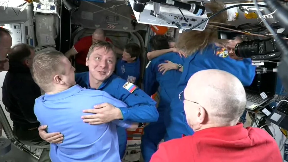 Când revin pe Pământ astronauții blocați de 9 luni pe Stația Spațială Internațională?