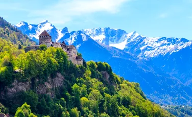 „Țara cea mai puțin vizitată” din Europa cu peisaje și castele spectaculoase