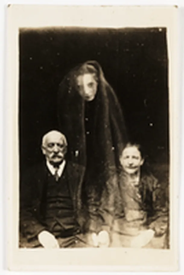 William Hope, realizatorul de imagini cu fantome