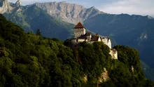 De câte minute ai nevoie pentru a traversa pe două roţi Liechtenstein. Zece curiozităţi despre una dintre cele mai mici ţări europene – VIDEO