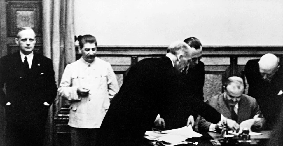 Stalin și Hitler, angrenați în jocul morții. Pactul care a declanșat cel de-Al Doilea Război Mondial