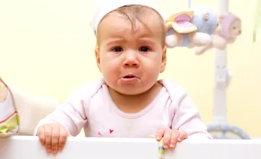 Cum ne manipulează bebeluşii: copiii foarte mici pot plânge „prefăcut”, afirmă un specialist