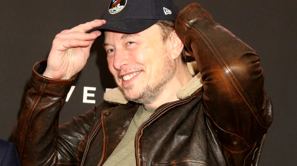 Chatbotul Grok susține că Elon Musk se numără „printre cele mai strălucite 10 minți din istorie”