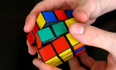 Nu clipi, că ratezi: aceasta este cea mai rapidă rezolvare a unui cub Rubik