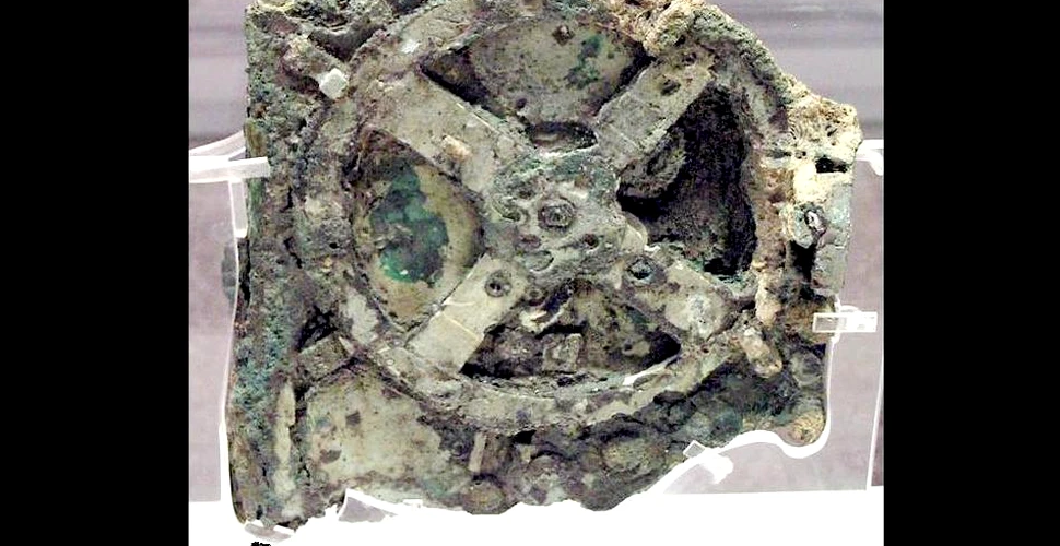 Pe urmele unui artefact fascinant: mecanismul din Antikythera, computerul vechi de două milenii