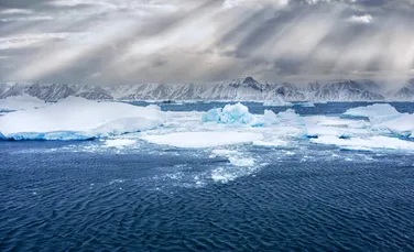 În mod paradoxal, topirea gheții protejează Oceanul de Sud din jurul Antarcticii