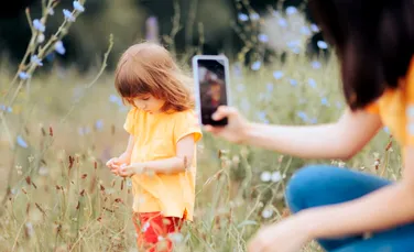 De ce nu este bine ca părinții să posteze fotografii cu copiii pe social media?