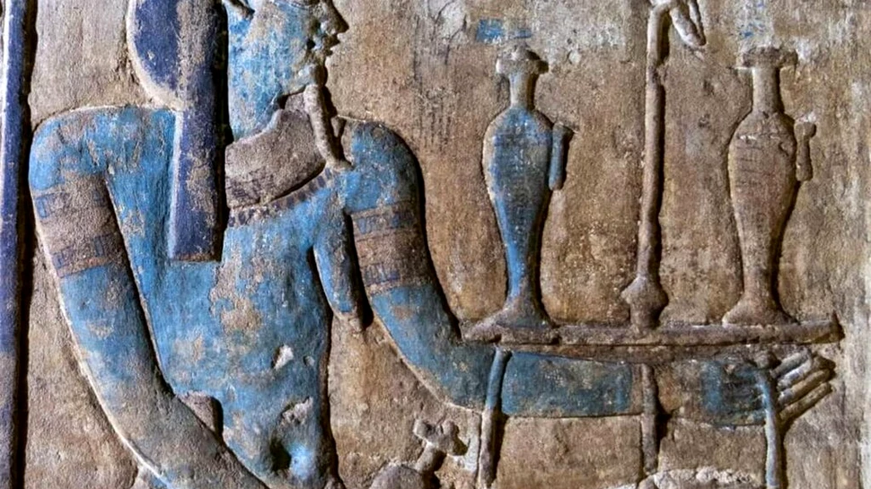 Culorile originale ale sculpturilor egiptene, dezvăluite odată cu restaurarea unui templu dedicat zeului Horus