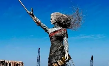 Simbolul speranţei: Statuia unei femei a fost construită din rămăşiţele exploziei din Beirut