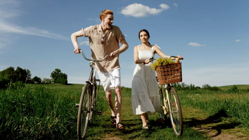 Mai multe infecții ale pielii, mai puține boli de inimă. Un studiu dezvăluie cum ne afectează înălțimea