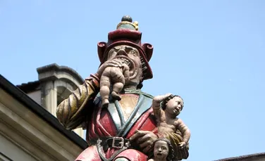 ”Mâncătorul de copii,” o statuie bizară din capitala Elveţiei şochează trecătorii