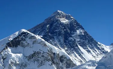 Misterul înălţimii Everestului va fi dezlegat peste doi ani