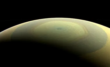 Saturn şi sateliţii săi: noi imagini extraordinare dezvăluite de NASA (GALERIE FOTO)