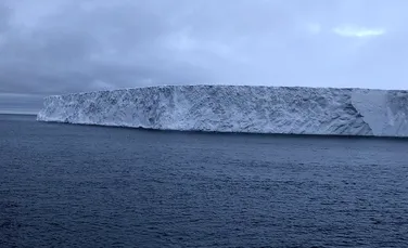 Cel mai mare aisberg din lume, desprins din Antarctica, se îndreaptă spre o insulă britanică
