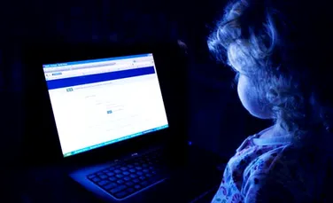 Copiii crescuţi pe Facebook. Părinţii români insistă să publice online imagini şi clipuri video cu urmaşii lor minori, deşi în fiecare minut sunt vândute 500 de poze cu copii în ipostaze cu caracter sexual