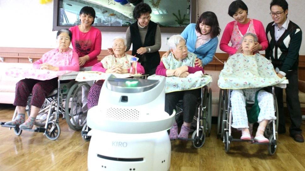 KIRO-M5, robo-asistenta care detectează mirosul scutecelor murdare