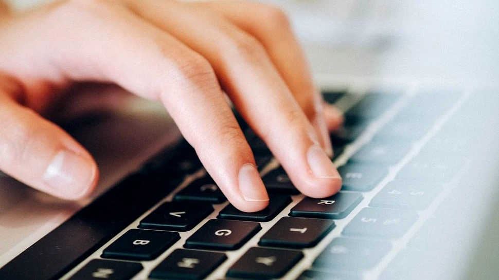 Microsoft lansează un instrument pentru Word, bazat pe AI, care va perfecţiona scrierea
