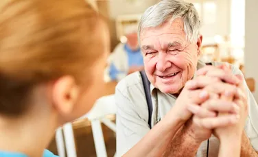 Semnele bolii Alzheimer s-ar putea ascunde chiar în felul în care vorbim