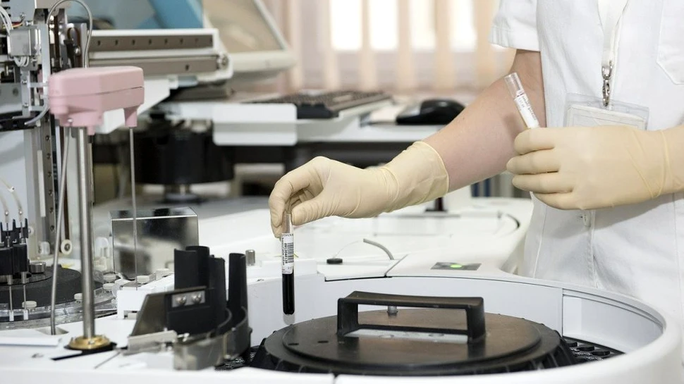 Un tratament experimental distruge celulele canceroase fără a folosi medicamente