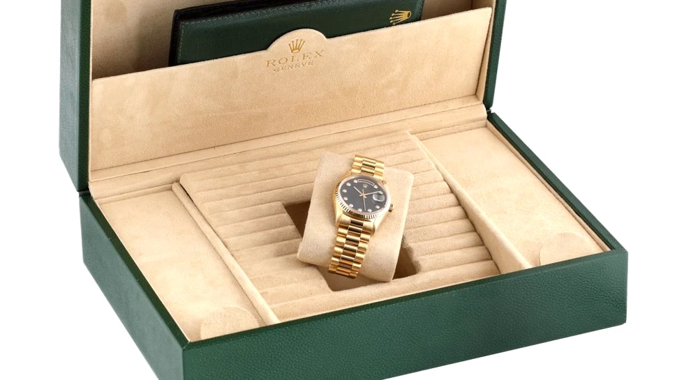 Un ceas al lui Ion Iliescu, vândut la o licitație din România. Care a fost suma