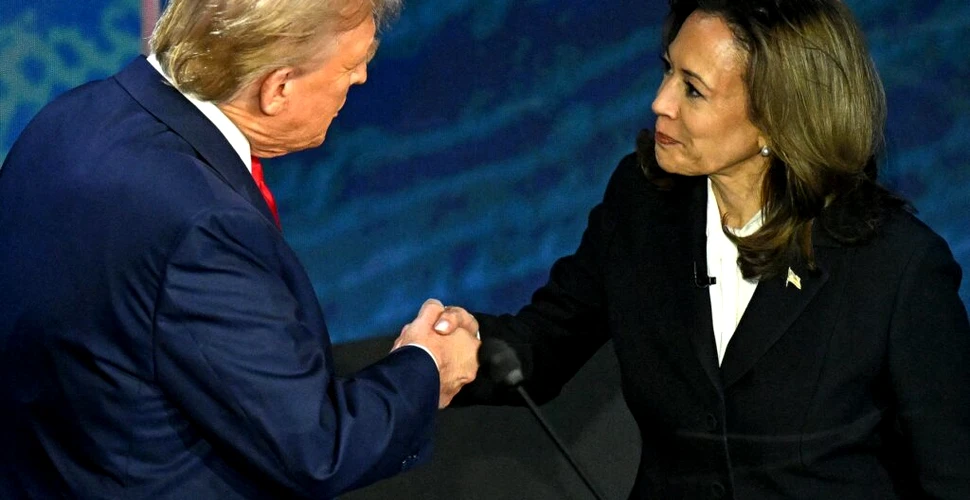 Ce au spus Kamala Harris și Donald Trump atunci când microfoanele erau oprite?