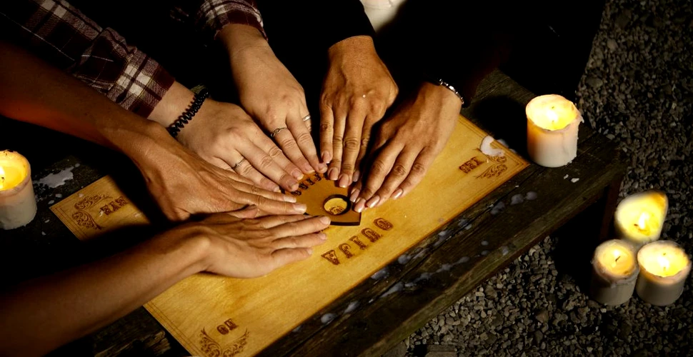 Tabla Ouija, obiectul misterios care ar fi permis comunicarea cu lumea spiritelor