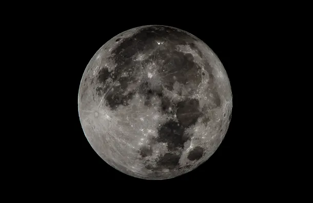 Super Luna surprinsă în imagini din întreaga lume
