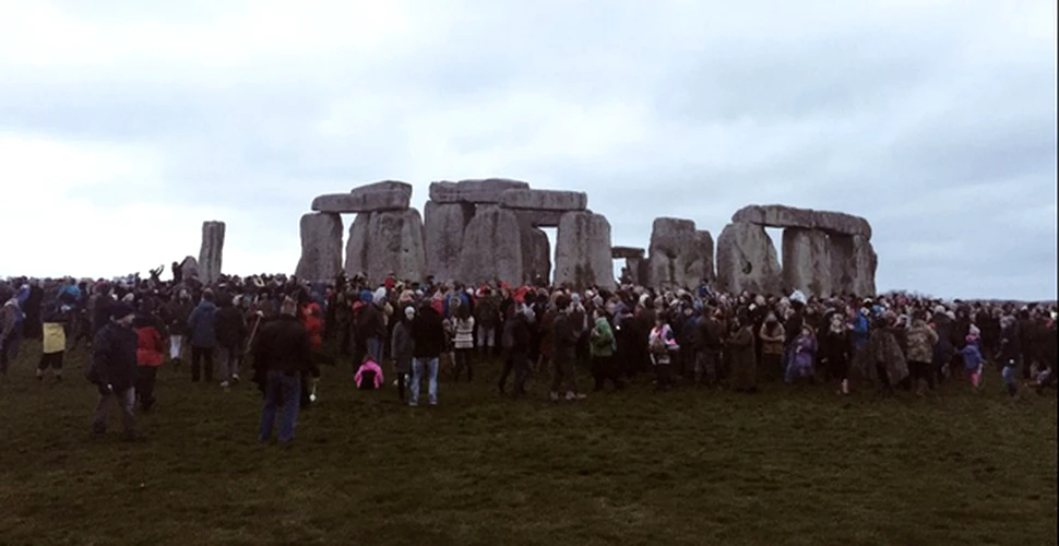 SOLSTIŢIUL DE IARNĂ 2015. Cum s-a sărbătorit cea mai lungă noapte din an la Stonehenge – GALERIE FOTO