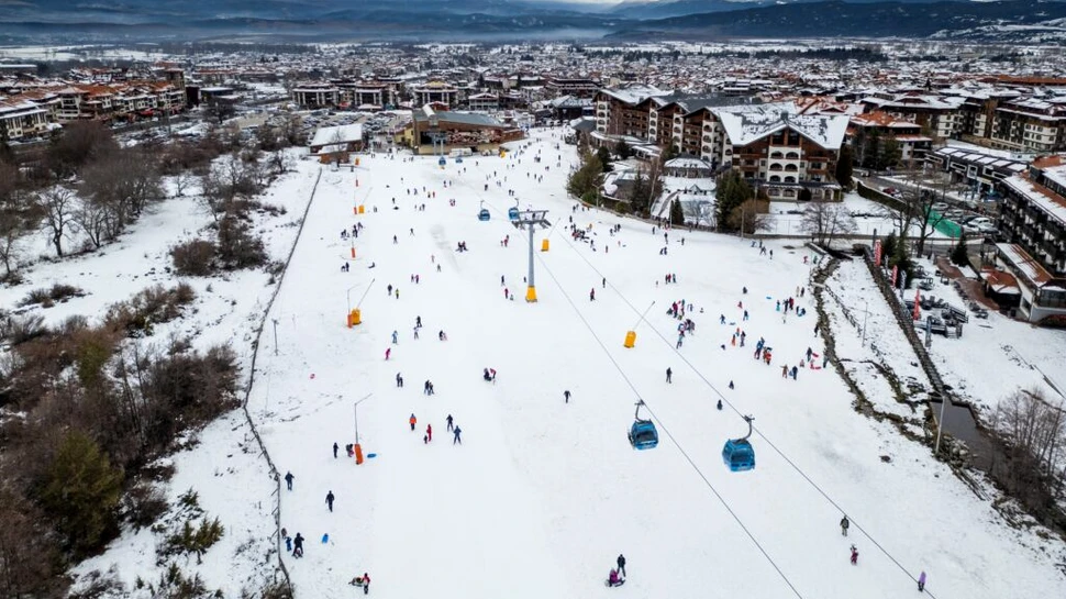 Cum reușește o stațiune de schi din Bulgaria să atragă turiști tot anul?