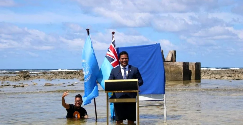Discurs în apă până la genunchi. Inițiativa ministrului de Externe din Tuvalu pentru conferința COP26