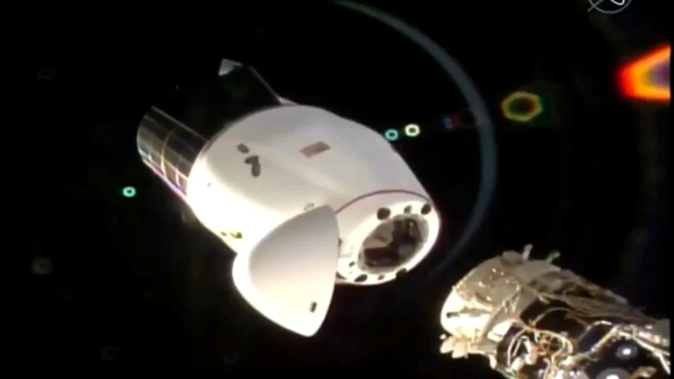Capsula SpaceX din noua generație Dragon a revenit cu succes pe Terra