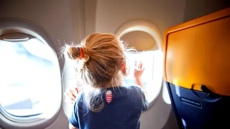 Motivul pentru care jaluzelele avioanelor trebuie ridicate la decolare și aterizare