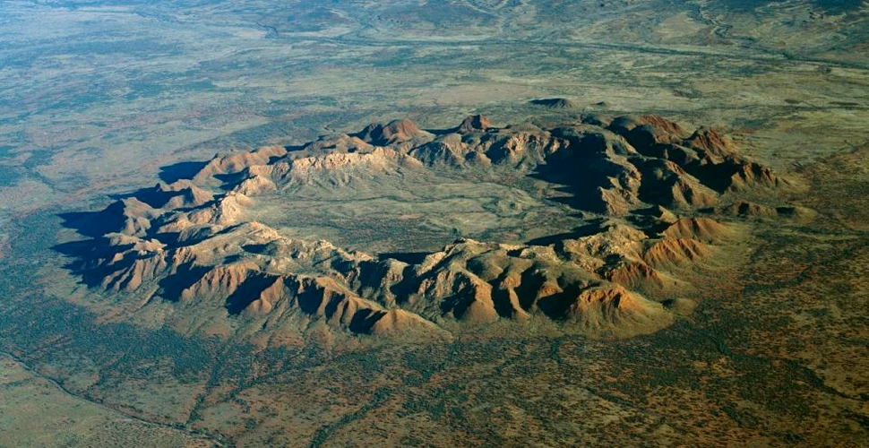 Un meteorit ar fi scos Pământul din era glaciară şi a format cel mai vechi crater de impact de pe Terra