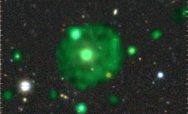 Un nou cerc radio ciudat, descoperit cu telescopul MeerKAT