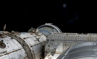 Astronauții de pe Stația Spațială Internațională s-au adăpostit după ce un satelit rusesc s-a făcut bucăți pe orbită