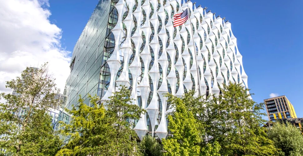 Cum a ajuns Ambasada SUA din Londra să aibă o datorie de 14,6 milioane lire sterline