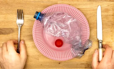 Tehnologia ieftină care poate detecta particulele de plastic din mâncare