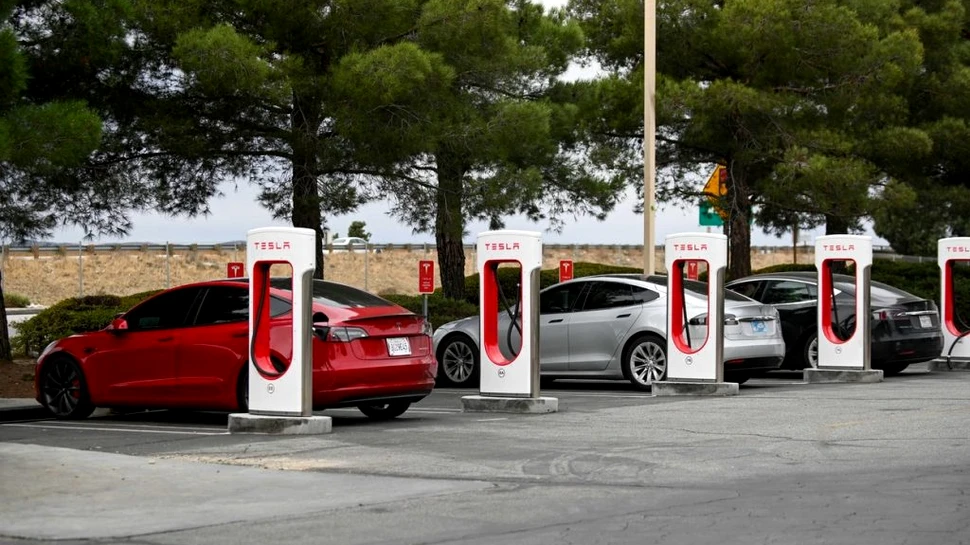 Tesla a început să livreze primele mașini produse la uzina din Germania