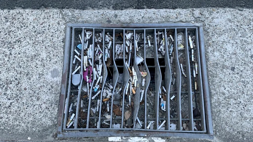 Chiștoacele de țigări eliberează mii de substanțe toxice în mediu