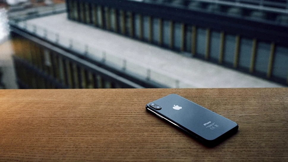 Un iPhone ce rezistă la apă a salvat viaţa a opt persoane