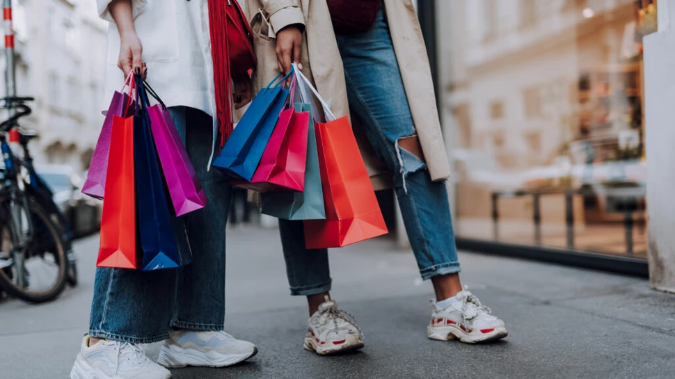 Un studiu dezvăluie că 7 din 10 spanioli fac cumpărături atunci când sunt stresați sau frustrați