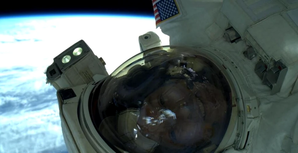 Un astronaut de pe Staţia Spaţială Internaţională a publicat primul „selfie” realizat pe orbită