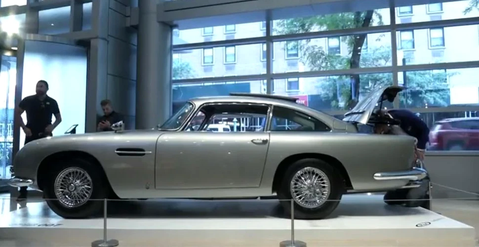 O maşină Aston Martin DB5, din filmele cu James Bond, vândută pentru pentru o sumă uriaşă