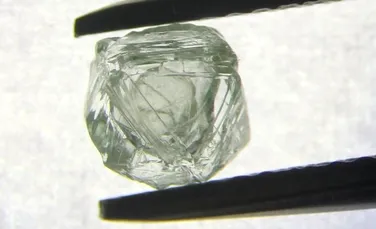 Diamantul Matrioşka. Într-o mină din Siberia a fost descoperit un diamant în interiorul căruia se află alt diamant