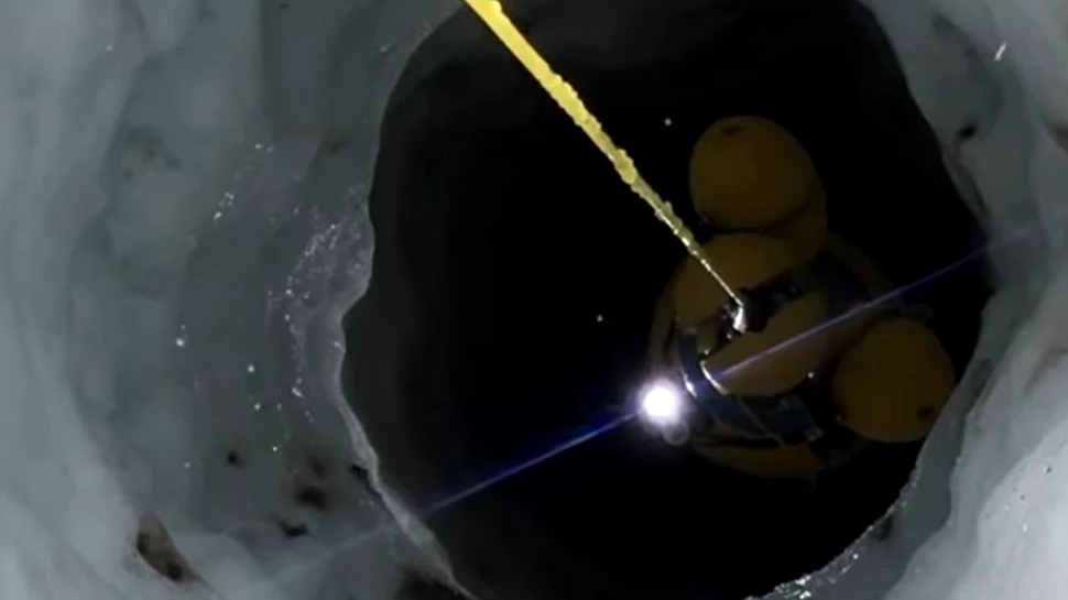 Imagini în premieră de sub gheaţa din Antarctica filmate cu ajutorul unui submarin – VIDEO