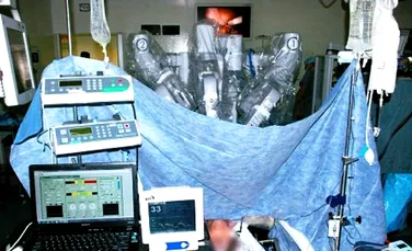 Operat de roboti: prima interventie chirurgicala in intregime robotizata
