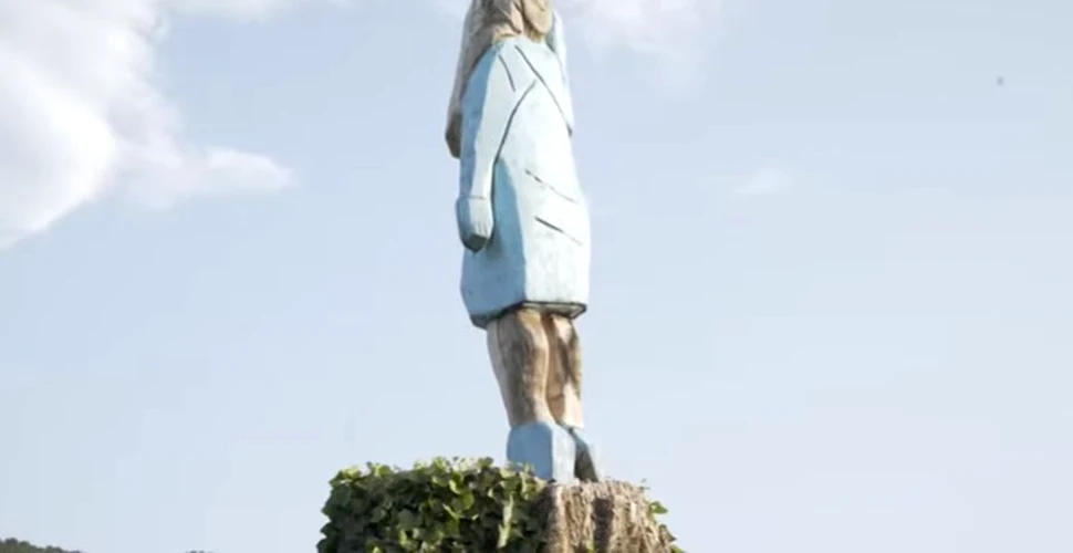 O statuie a Melaniei Trump provoacă controverse. Este sau nu o ştrumpfiţă? VIDEO