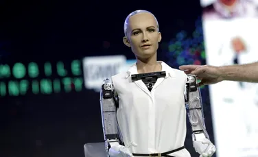 Robotul Sofia linişteşte temerile oamenilor cu privire la pericolele inteligenţei artificiale